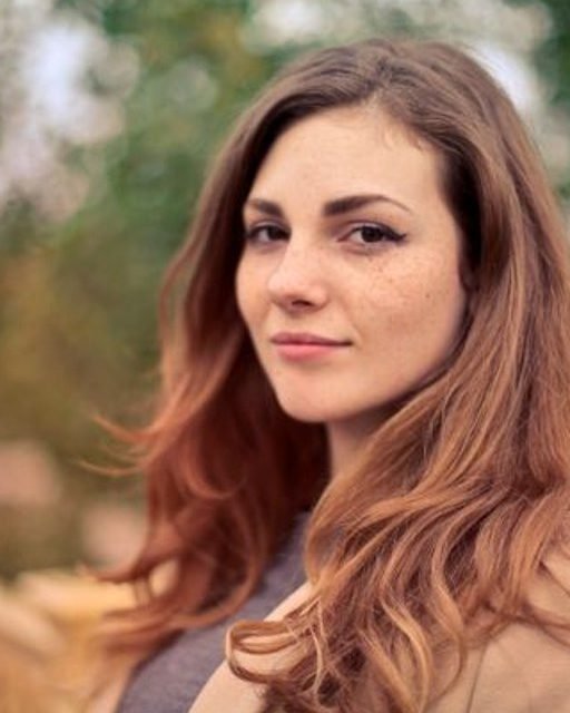 Outdoor portrait before backdrop change